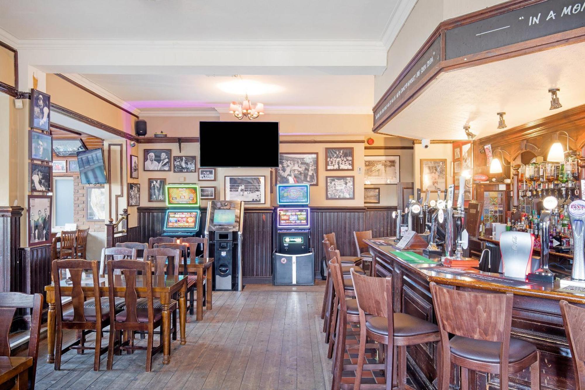 Oyo The Green Man Pub And Hotel London Ngoại thất bức ảnh
