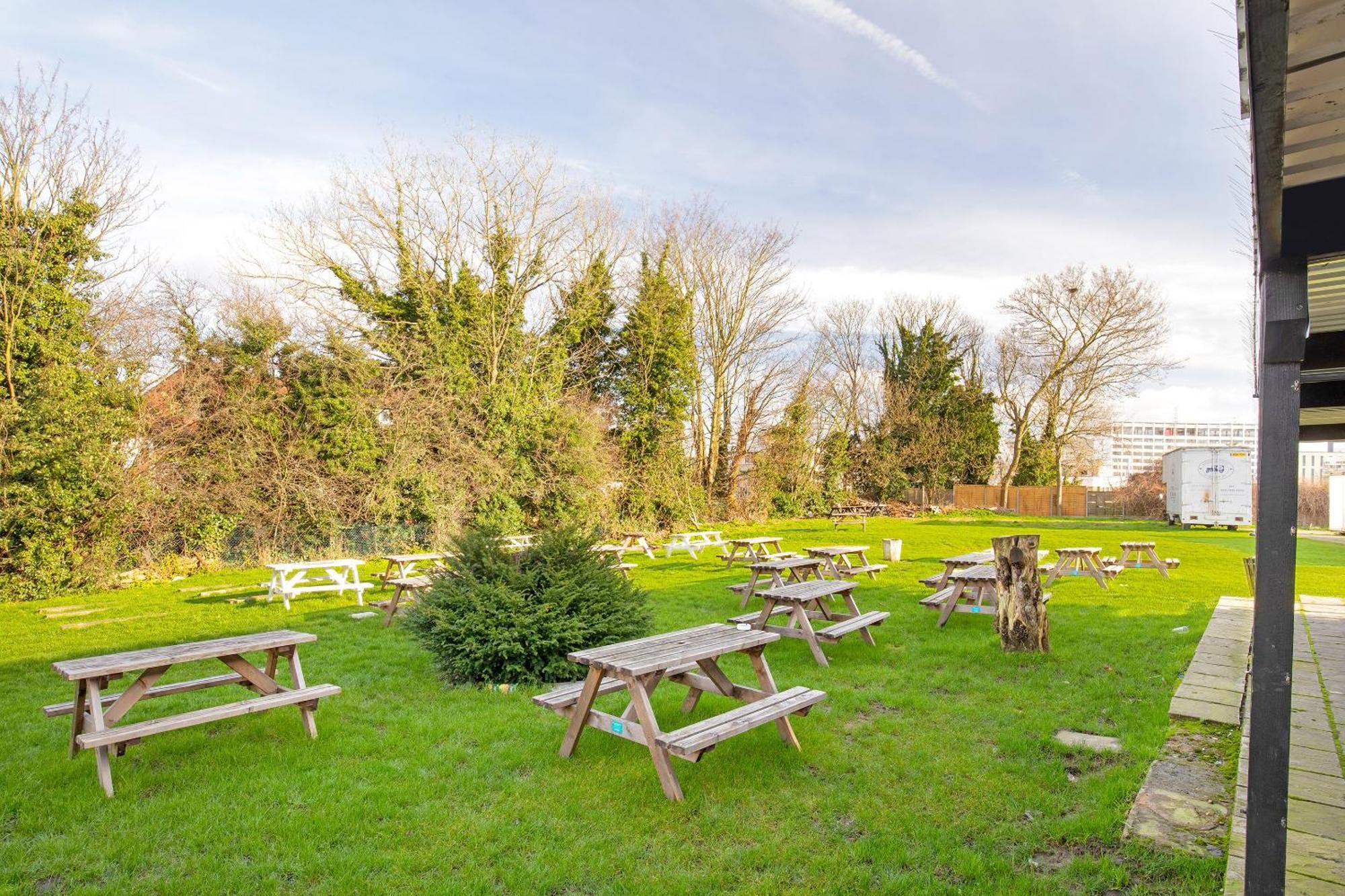 Oyo The Green Man Pub And Hotel London Ngoại thất bức ảnh