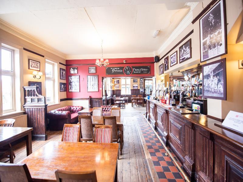Oyo The Green Man Pub And Hotel London Ngoại thất bức ảnh